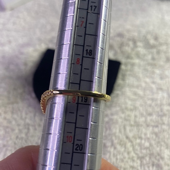 Gold Tone Chevron Ring Size 9 - Picture 7 of 7